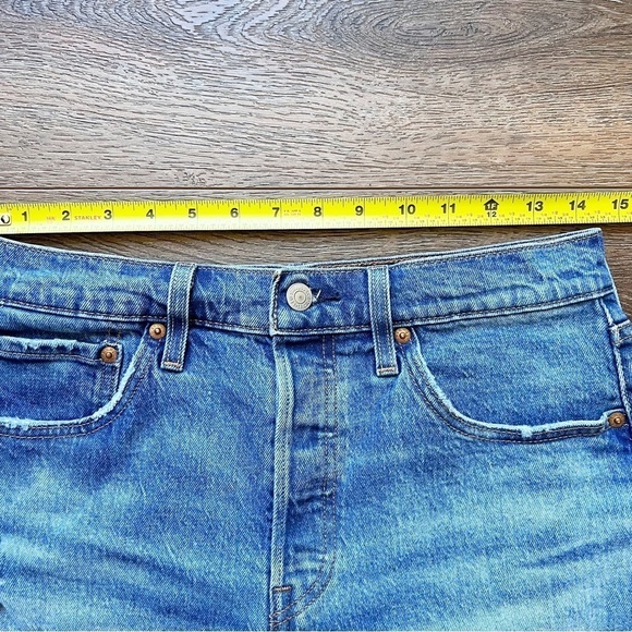 Levi’s 501 Raw Hem Button Down Jean Shorts Waist 28 - Picture 6 of 9